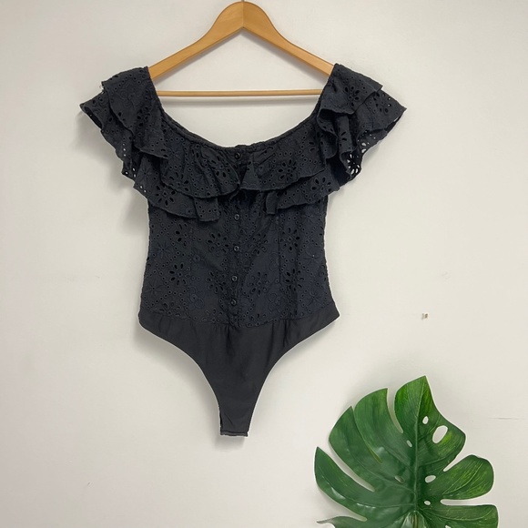 Tea & Cup Eyelet Ruffle One Piece Bodysuit size small - Picture 1 of 6